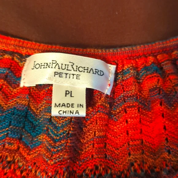 2/$10 John Paul Richards cap sleeve knit top - Picture 2 of 3